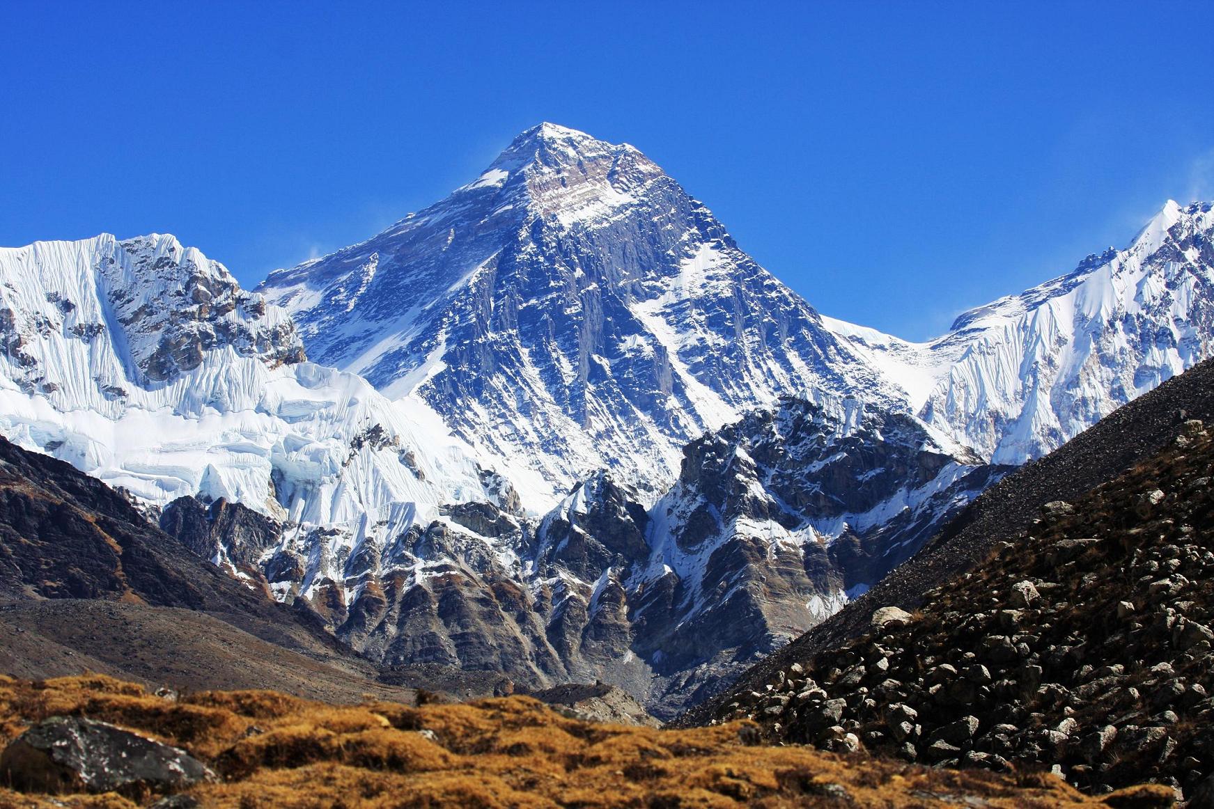 Everest-from-Gokyo1